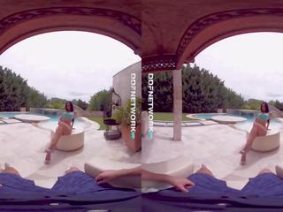 Грудаста vr брудна кліп милашка kira королева відстій & трахає біля басейну в пов для дорослих кліп сцена