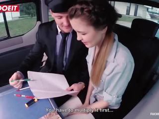 Letsdoeit - groots studente verleidt en eikels gelukkig taxi driver