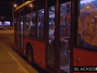 Blackedraw на її спосіб додому вона прийняв a detour для деякі біб