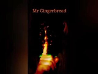 Gospod gingerbread puts bradavice v kurac luknja potem jebe umazano milf v na rit