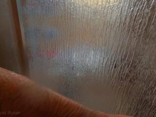 Incroyable sexe film 1 heure après obtention humide en la douche: passionné xxx agrafe feat. mya voie