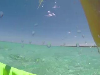 Ogromny wytrysk shortly później pov seks, bikini kayaking do na zewnątrz publiczne plaża!