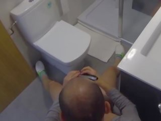 Ficken schwer im die badezimmer während er shaves seine schwanz. spionage kamera voyeur iv031