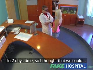 Fakehospital 臟 主 探討 一切 英寸 的 引人入勝 金發 體