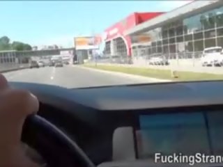 Slutty hitchhiker adolescenta roșcat inpulit și facialed în public