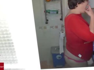 Mesi ja seks video istung sisse a wc. cri052